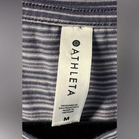 Athleta Cloud light Blue Tank -Medium - Picture 4 of 5